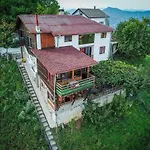 александрова 1 3*