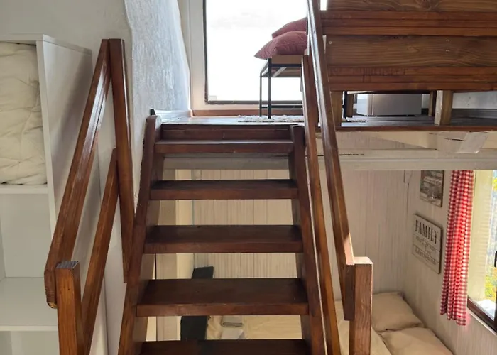 александрова 1 Guest house