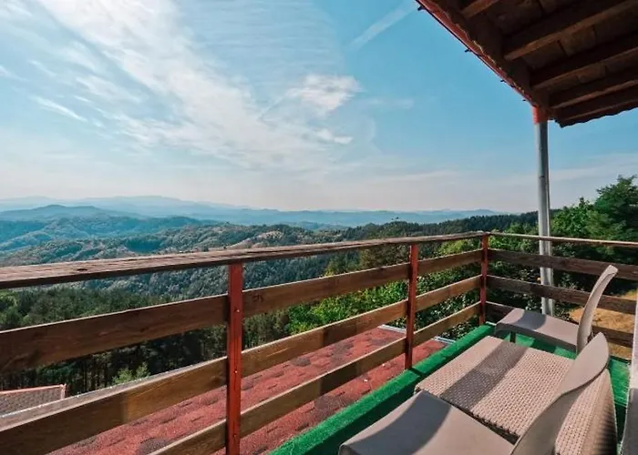 александрова 1 3*